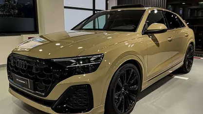 Beige Usata 2025 Audi Q8 S-Line SUV | 93.800 €