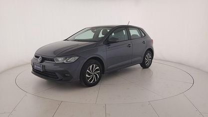 Käytetty VW Polo Life 95 HP (69 kW) 2025 Harmaa Viistoperä