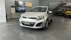 Argento Usata 2013 Kia Rio 2 Tre volumi | 6999 € (Buon prezzo)