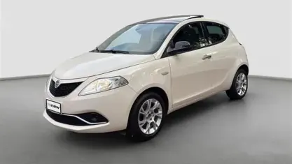 Usata Lancia Ypsilon Gold 69 CV (50 kW) 2015 Utilitaria
