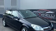 Nero Usata 2009 Opel Astra Cosmo Tre volumi | 2700 € (Buon prezzo)