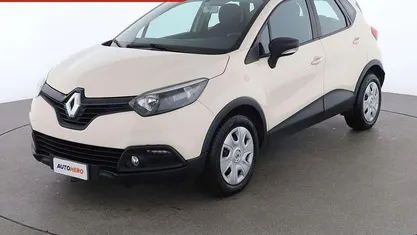 Usata 2015 Renault Captur Life SUV | 7899 € (Buon prezzo)
