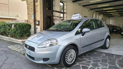 Usata Fiat Grande Punto Dynamic 65 CV (47 kW) 2005 Argento Utilitaria