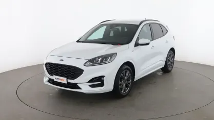 Usado Ford Kuga ST-Line 151 CV (111 kW) 2021 Blanco SUV