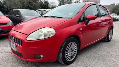 Usata Fiat Grande Punto Dynamic 65 CV (47 kW) 2007 Rosso Utilitaria