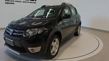 Usata Dacia Sandero Stepway 90 CV (66 kW) 2013 Nero metallizzato Berlina