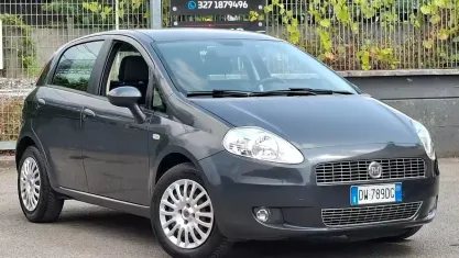 Usata Fiat Grande Punto Active 65 CV (47 kW) 2009 Grigio Utilitaria