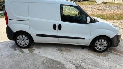 Usata Fiat Doblò 135 CV (99 kW) 2011 Bianco Monovolume