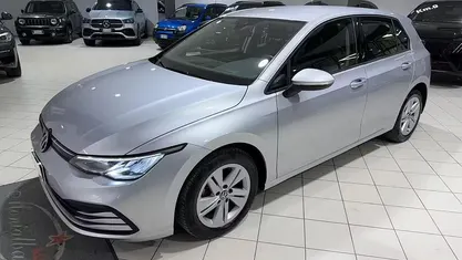 Usata VW Golf VII Life 150 CV (110 kW) 2020 Argento Berlina