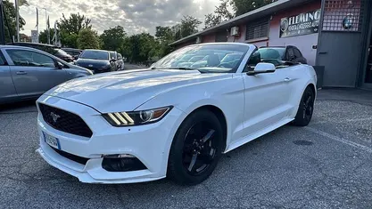 Usata Ford Mustang Convertible 317 CV (233 kW) 2016 Cabrio