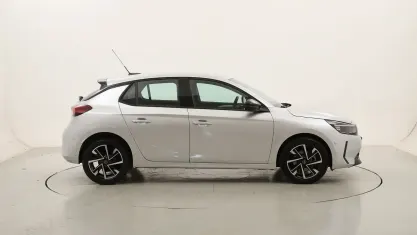 Usata Opel Corsa 101 CV (74 kW) 2025 Argentoargento Utilitaria