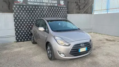 Usata Hyundai ix20 Comfort 90 CV (66 kW) 2016 Grigio Utilitaria