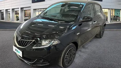 Usata Lancia Ypsilon Gold 69 CV (50 kW) 2023 Nero Utilitaria