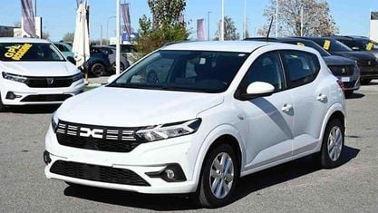 Używany Dacia Sandero Essentiel 101 KM (74 kW) 2023 Biały Hatchback