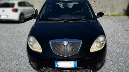 Usata Lancia Ypsilon 75 CV (55 kW) 2008 Nero Utilitaria