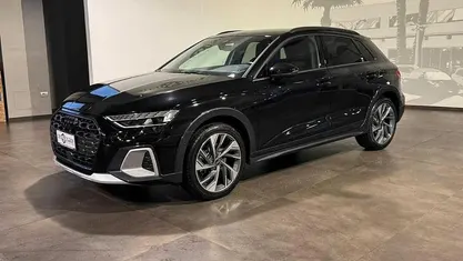 Nero Usata 2024 Audi A3 Business Tre volumi | 33.500 € (Ottimo prezzo)
