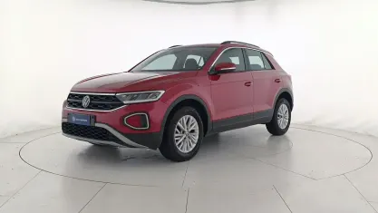 Usata VW T-Roc Life 110 CV (80 kW) 2023 Kings red metallizzato SUV
