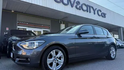 Begagnad BMW 118 Sport Line 143 HK (105 kW) 2012 Grå Halvkombi