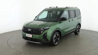 Verde Usata 2024 Ford Tourneo Courier Active Monovolume | 20.799 € (Ottimo prezzo)