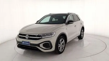 Usata VW T-Roc R-line 116 CV (85 kW) 2023 Grigio metallizzato SUV