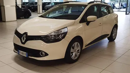 Usata 2015 Renault Clio IV Life Tre volumi | 7500 € (Buon prezzo)