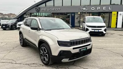 Usata Jeep Avenger Summit 101 CV (74 kW) 2025 SUV