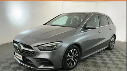 Usata Mercedes B200 AMG Line Premium 150 CV (110 kW) 2019 Grigio Utilitaria