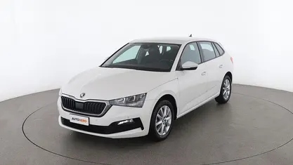 Bianco Usata 2022 Skoda Scala Ambition Due volumi | 14.599 € (Buon prezzo)
