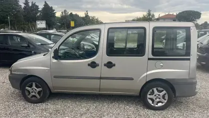 Usata Fiat Doblò Active 103 CV (75 kW) 2003 Grigio Monovolume