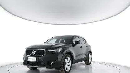 Second-hand Volvo XC40 Core 163 CP (119 kW) 2025 Negru SUV