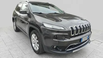Begagnad Jeep Cherokee Limited 200 HK (147 kW) 2015 Grå SUV