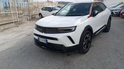 Usata Opel Mokka GS Line 101 CV (74 kW) 2021 Bianco SUV