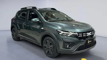 Verde Nuova 2025 Dacia Sandero Expression Due volumi | 16.250 € (Buon prezzo)