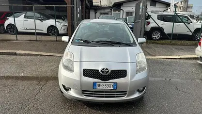 Usata Toyota Yaris 87 CV (63 kW) 2007 Grigio Berlina