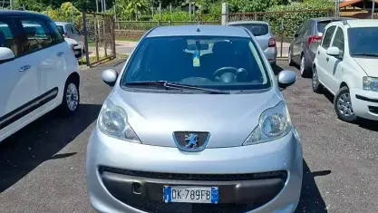 Usata Peugeot 107 68 CV (50 kW) 2007 Grigio Utilitaria