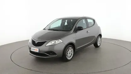Usata Lancia Ypsilon Gold 70 CV (51 kW) 2018 Grigio Utilitaria