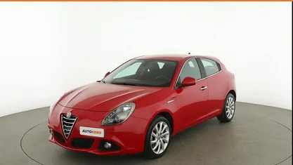 Second-hand Alfa Romeo Giulietta Distinctive 105 CP (77 kW) 2015 Roșu Hatchback
