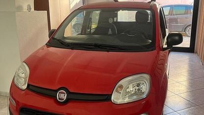 Usata Fiat Panda Easy 69 CV (50 kW) 2020 Rosso Utilitaria