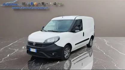 Usata Fiat Doblò Lounge 105 CV (77 kW) 2021 Monovolume