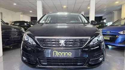 Nero Usata 2018 Peugeot 308 Style Tre volumi | 9990 € (Super prezzo)