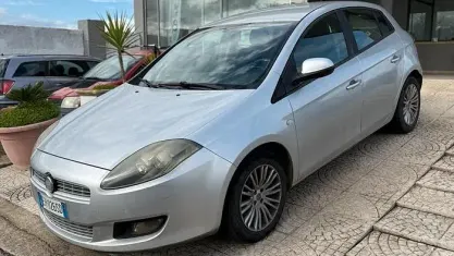 Usata Fiat Bravo 120 CV (88 kW) 2011 Giallo Utilitaria