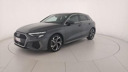 Begagnad Audi A3 S-Line 150 HK (110 kW) 2022 Grå Sedan