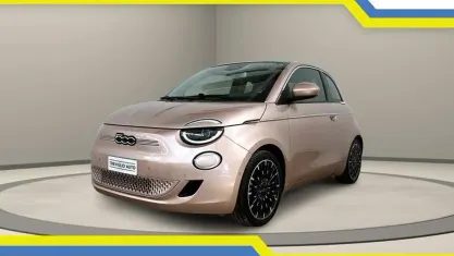 Usata Fiat 500e La Prima 86 kW (118 CV) 2023 Rosa / metallizzato Berlina