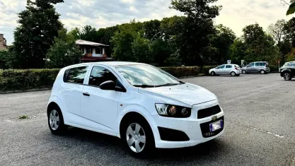 Usata Chevrolet Aveo LS 84 CV (61 kW) 2013 Bianco Berlina