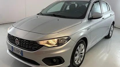Grigio Usata 2016 Fiat Tipo Lounge Tre volumi | 7900 € (Buon prezzo)