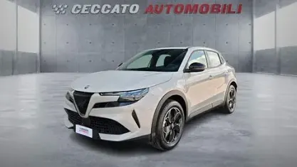 Usata Alfa Romeo Junior 114 kW (156 CV) 2025 Bianco SUV