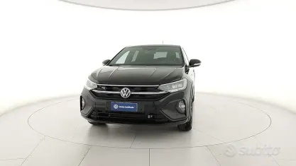 Usado VW Taigo R-line 116 CV (85 kW) 2025 Negro SUV
