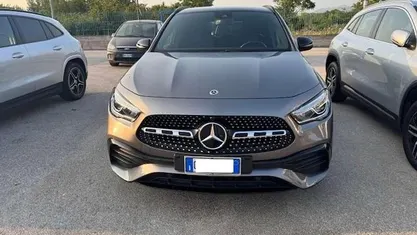 Grigio Usata 2022 Mercedes GLA200 Premium SUV | 36.800 € (Buon prezzo)