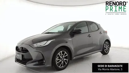 Usata Toyota Yaris Lounge 116 CV (85 kW) 2021 Grigio scuro Utilitaria
