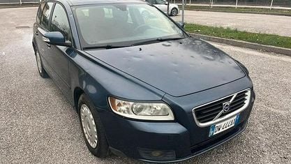 Usata Volvo V50 Momentum 109 CV (80 kW) 2007 Blu Station wagon